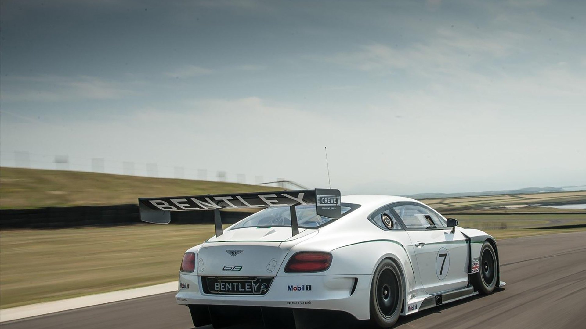 爱游戏体育APP下载-【虚拟现实看比赛】未来观众可能在家享受“身临其境”体验，虚拟现实视频介绍