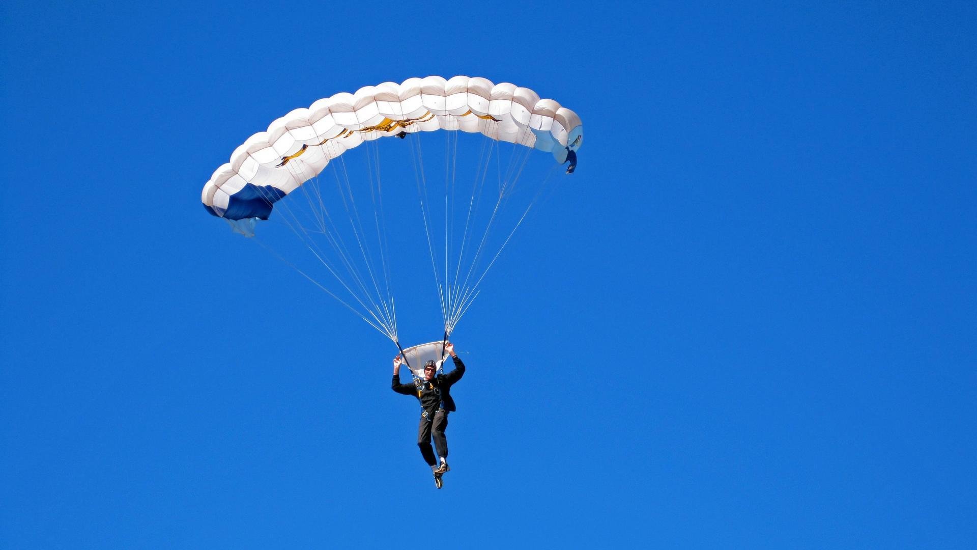 英超冠军悬念加剧,各队争夺激烈,英超争冠2021