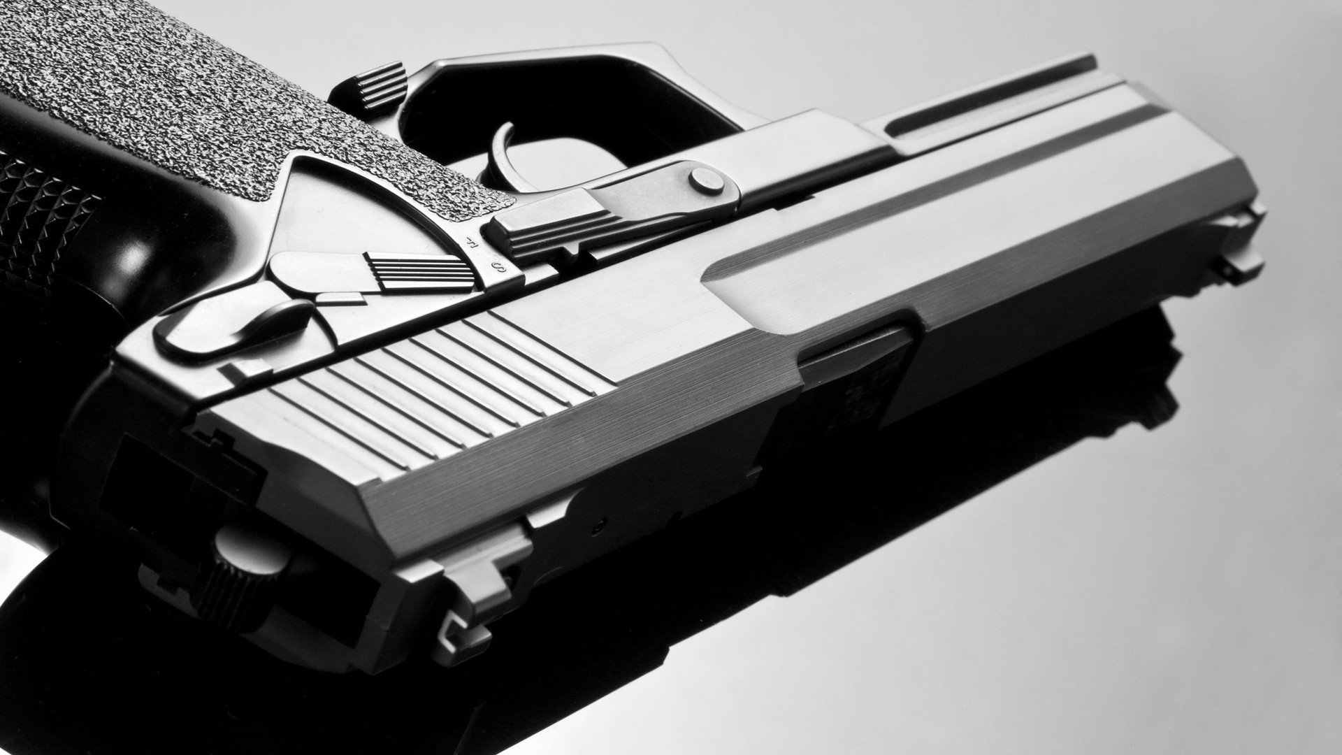 美国骑手斯蒂芬·彼得斯在巴黎奥运会上代表美国队参赛,尽管未能获得奖牌,但展现了丰富经验。