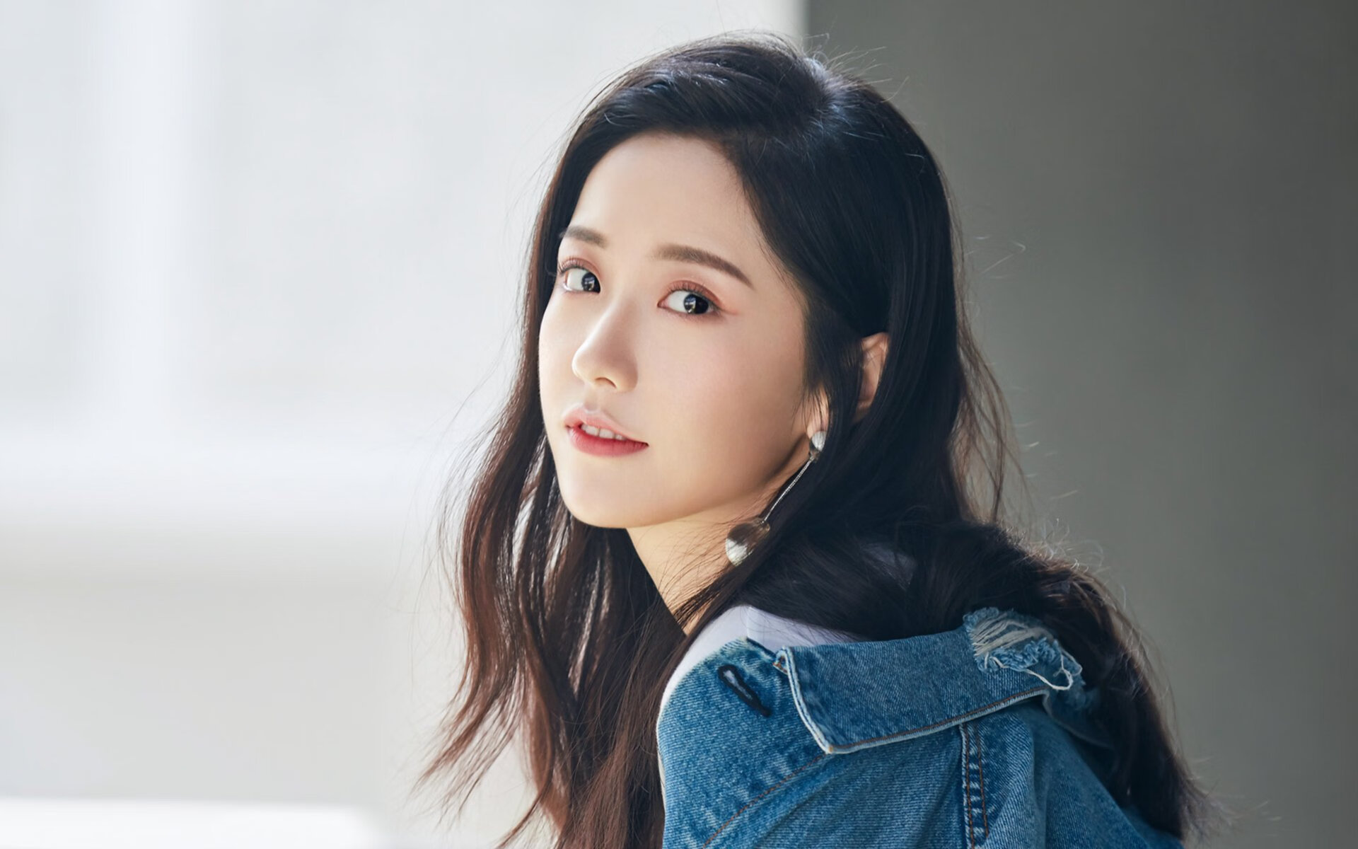 爱游戏娱乐平台-利雅得新月新赛季阵容公布，利雅得新月球衣