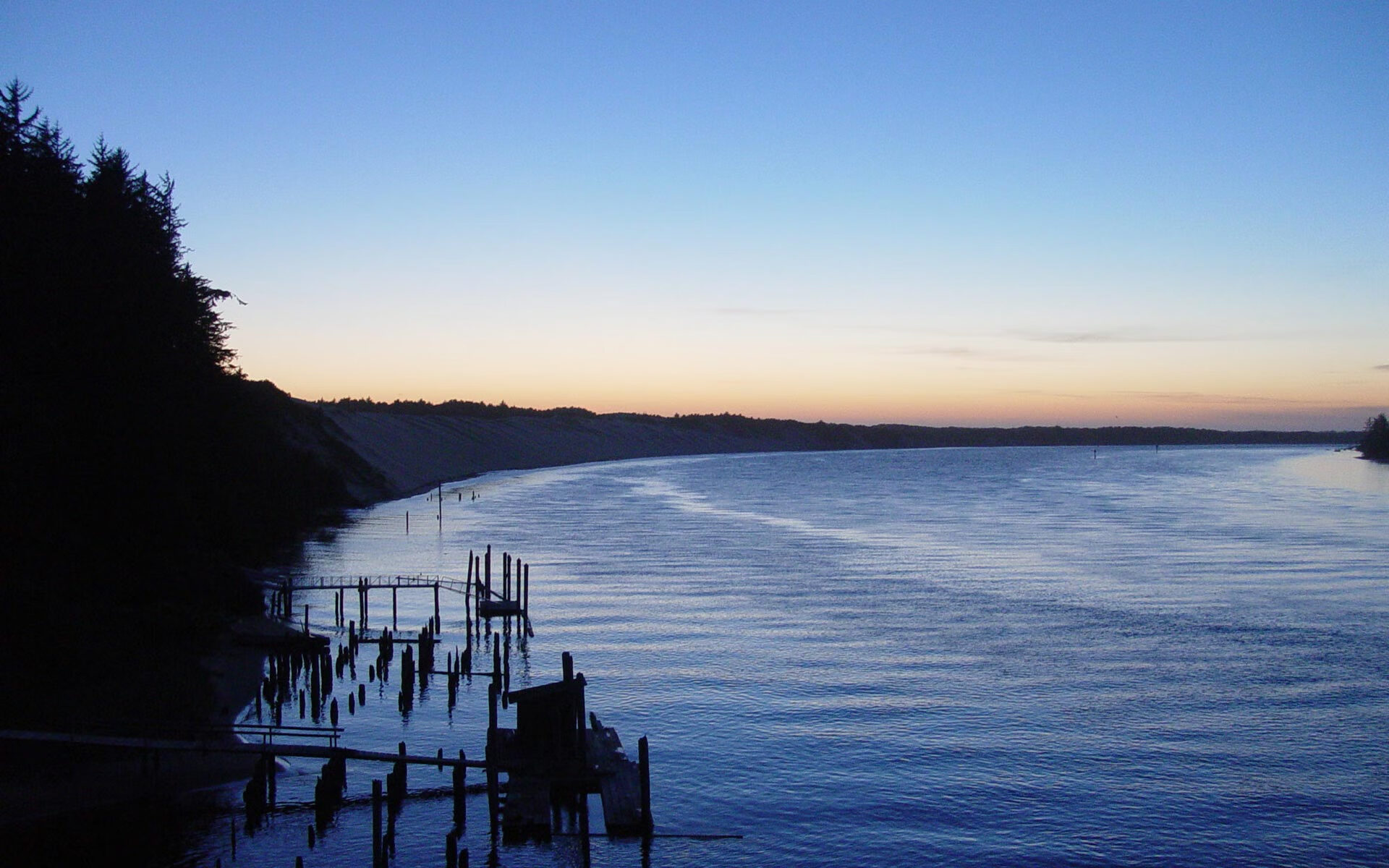 中小学生轮滑培训课程标准正式发布，学生轮滑展示视频