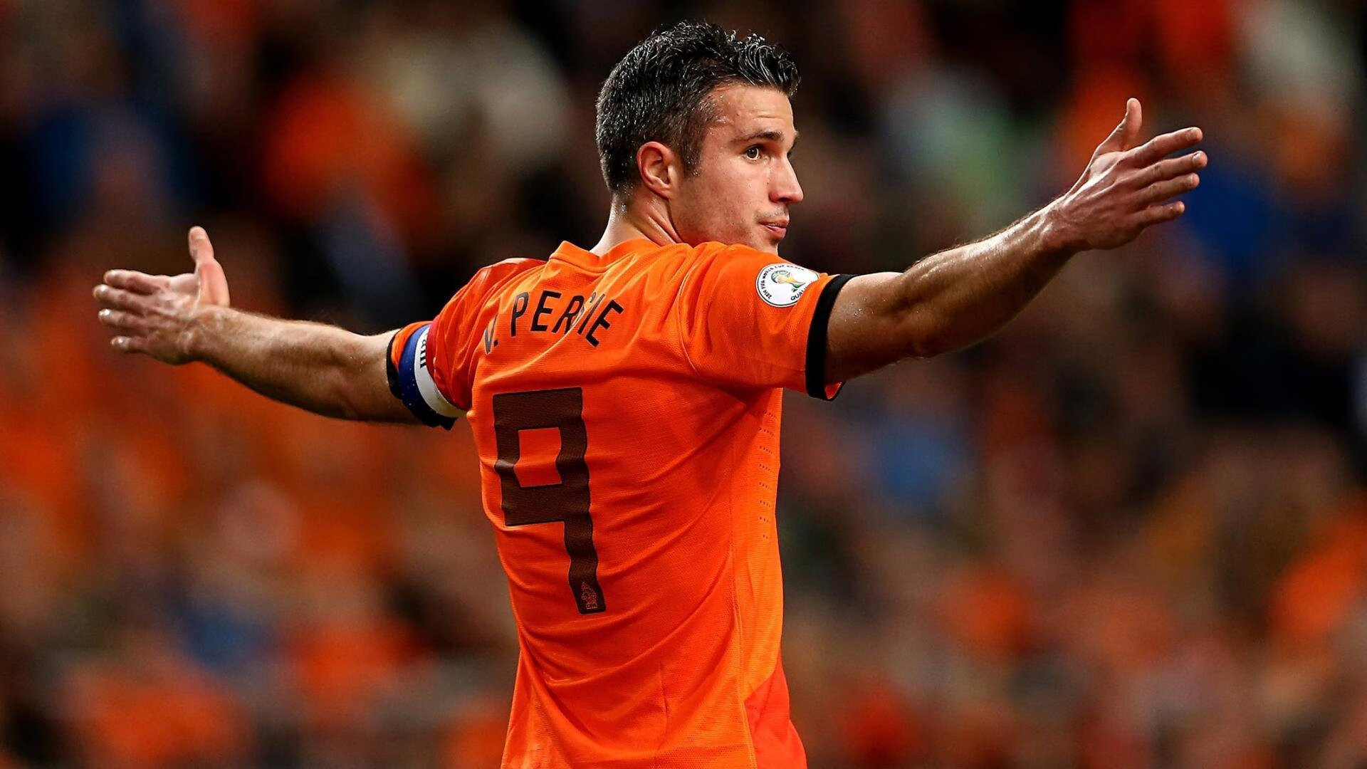 AIYOUXI.COM-足球运动与科技创新结合，催生新型体育产品，足球的创新