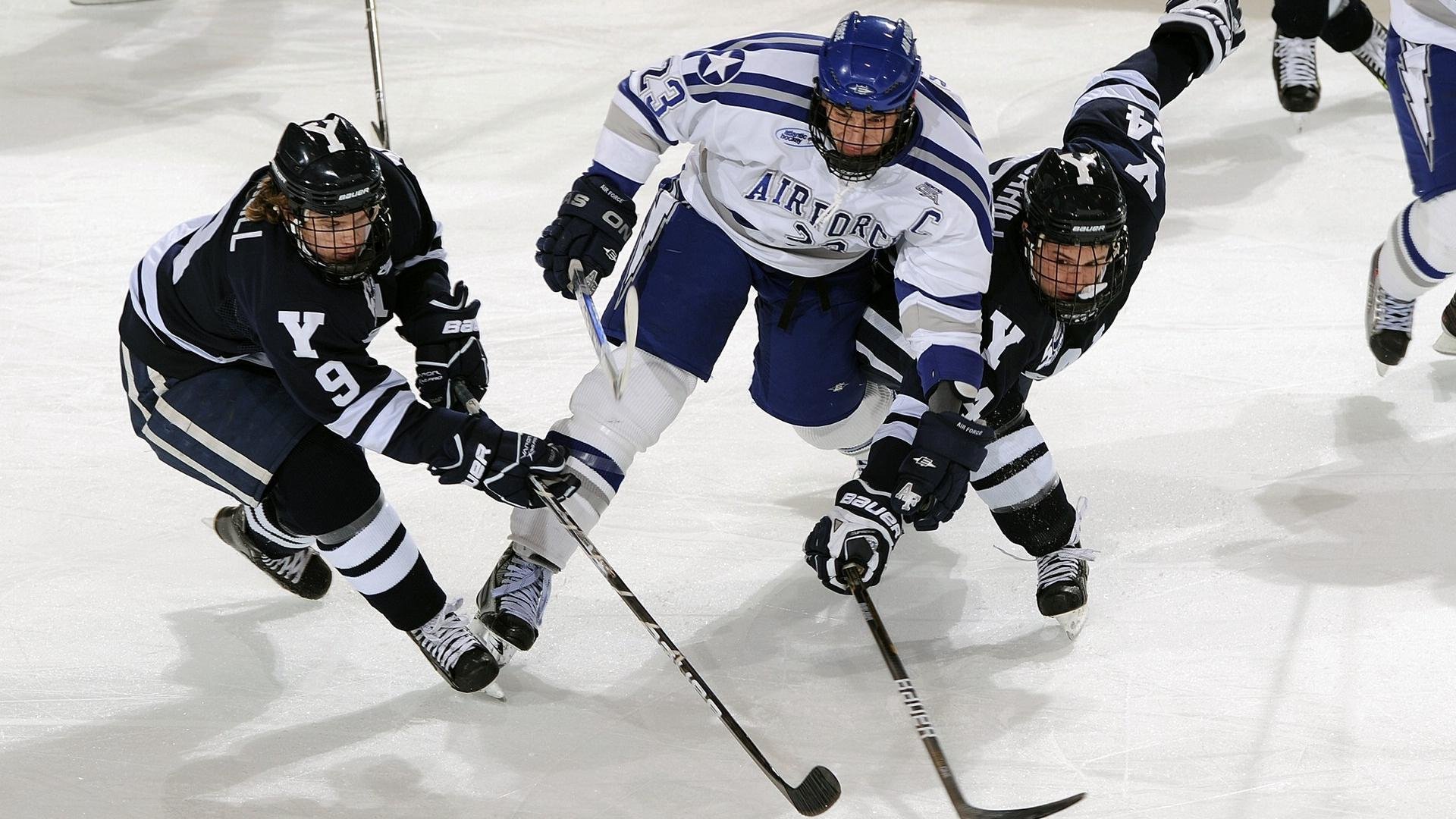 传承与创新：某球队百年荣耀的故事，足球传承宣言